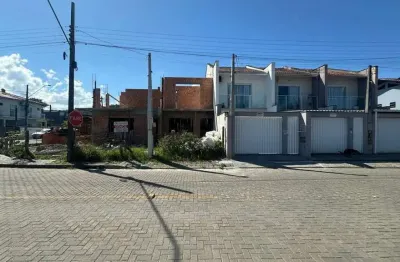 Sobrados geminados c/02 suites + vaga de garagem + espaco c/churrasqueira no aventureiro!