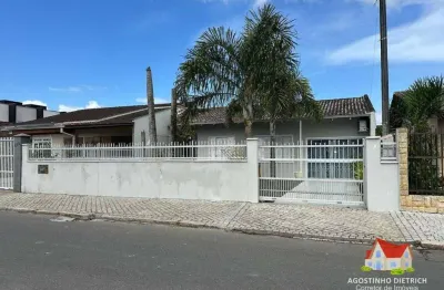 Residencia em alvenaria c/parte averbada c/03 quartos + area c/churrasqueira + moveis no bairro aventureiro!