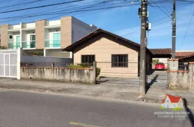 Residencia em alvenaria c/forro +terreno c/area de 370,00 m2 no bairro aventureiro!
