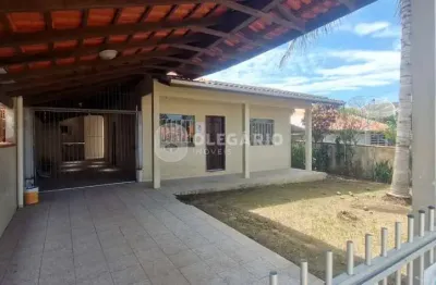 Casa com 3 quartos à venda no Centro, Penha 