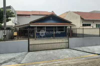 Casa com 4 quartos à venda no Centro, Penha 