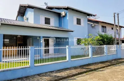 Casa com 3 quartos à venda no Centro, Penha 