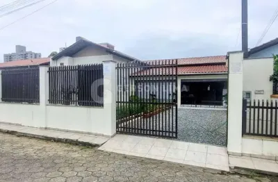 Casa com 2 quartos à venda na Praia de Armação do Itapocorói, Penha 