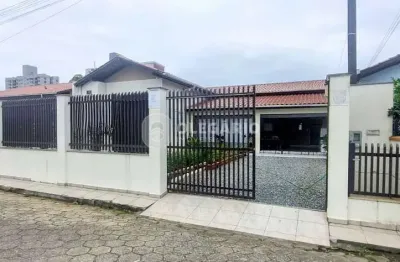 Casa com 2 quartos à venda na Praia de Armação do Itapocorói, Penha 