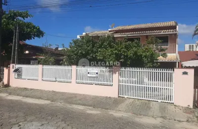 Casa com 5 quartos à venda no Centro, Penha 