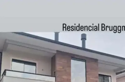 Apartamento novo no andar superior com suíte e churrasqueira