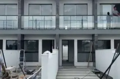 Sobrado para Venda em Palhoça, Guarda do Cubatão, 2 dormitórios, 2 suítes, 3 banheiros, 1 vaga