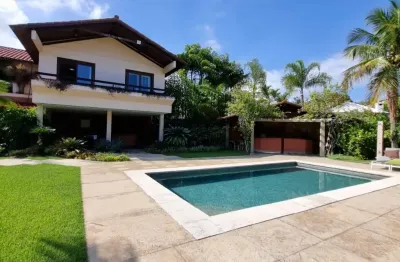 Belíssima casa com 5 suítes 700m2 no condomínio mansões da barra