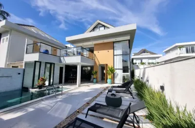 Casa em condomínio fechado com 4 quartos à venda na Estrada Vereador Alceu de Carvalho, 555, Recreio dos Bandeirantes, Rio de Janeiro