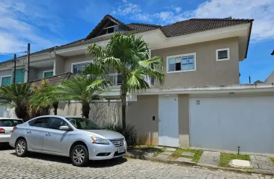 Casa em condomínio fechado com 4 quartos para alugar na Estrada dos Bandeirantes, 01, Vargem Pequena, Rio de Janeiro