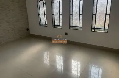 Sobrado amplo à venda no Planalto – 258m² de área construída e 3 vagas