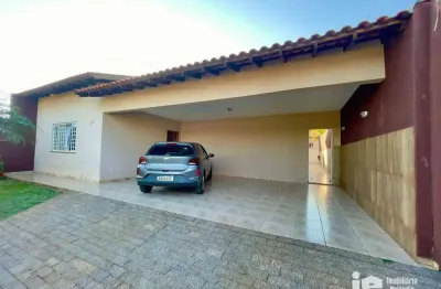 Casa com 3 quartos à venda no Jardim Roland, Rolândia 