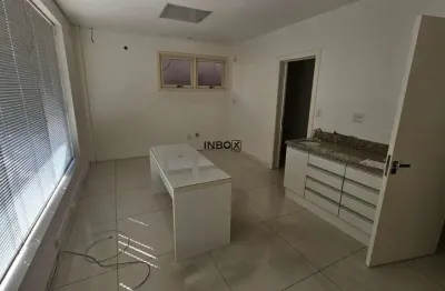 Sala comercial de andar com 42,64m² privativos no bairro centro na cidade de bento gonçalves