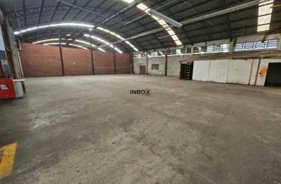 Inbox cia imobiliária aluga pavilhão de 1380m² com plataforma para carregamento