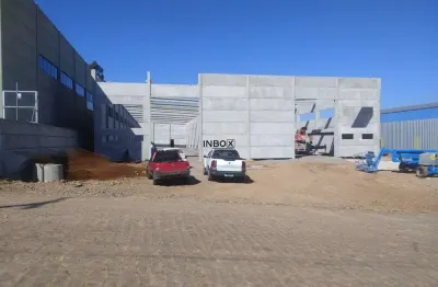 Inbox cia imobiliária aluga pavilhão novo com 1049m² localizado no distrito industrial de tamandaré na cidade de garibaldi