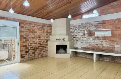 Inbox cia imobiliária aluga: casa de três quartos no bairro botafogo.