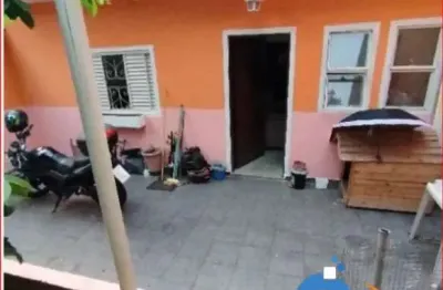 Terreno espaçoso de 342 m² com duas casas independentes - ideal para morar e investir!  ? Localização Privilegiada: