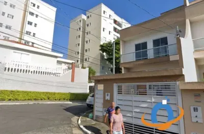 Venha conhecer este maravilhoso sobrado com 4 dormitórios e uma localização privilegiada!   Localizado em uma região super valorizada, este imóvel est