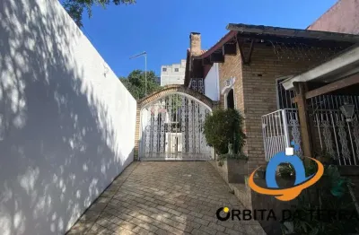 OPORTUNIDADE IMPERDÍVEL! Lindo sobrado com terreno amplo o qual dá para construir outra casa  na Zona Norte, próxima à av. Imirim. Com possibilidade d