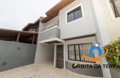 Imperdível: Casa à venda em Curitiba-PR, bairro Santa Quitéria! 3 quartos, 1 suite, 1 sala, 3 banheiros, 3 vagas, 120m².