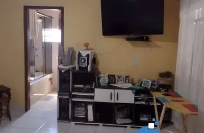 Imperdível! Casa à venda em Curitiba-PR, Alto Boqueirão: 3 quartos, 1 suíte, 2 salas, 2 banheiros, 2 vagas, 140m².