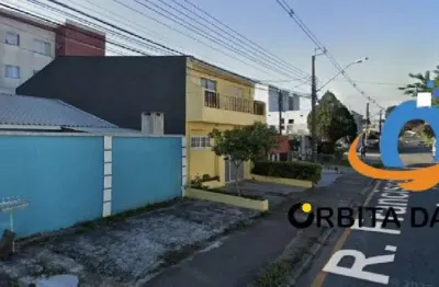 Sobrado 4 Quartos  224m²  Área útil  2  Vagas  3  Banheiros  Características do imóvel Área de serviço  Varanda  Características do condomínio Portão