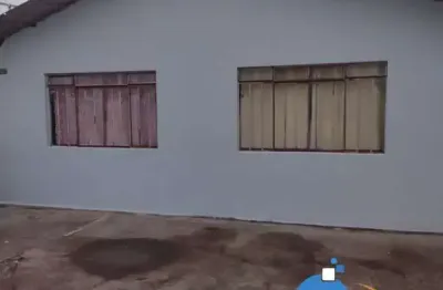 Casa à venda em Guaraituba, Colombo-PR: 4 quartos, 2 salas, 5 vagas, 200m² de área. Imperdível oportunidade!