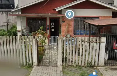 TERRENO ZS-1 COM UMA CASA CONSTRUÍDA EM EXCELENTE LOCALIZAÇÃO   Terreno amplo com uma casa residenciais construída, terreno com área total de 770,00 m