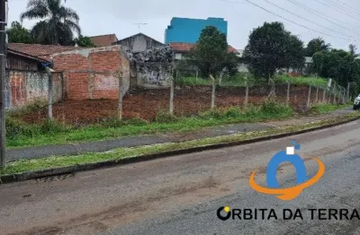 Terreno com metragem de 376 metros no bairro Cajuru em Curitiba.