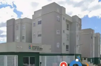 Apartamento à venda em condomínio fechado completo em Costeira, Araucária: 2 quartos, 1 sala, 1 banheiro, 1 vaga de garagem!