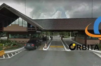 ? Casa em Condomínio Fechado ? 4 Dormitórios, 2 Suítes ? Completa para sua Família!  Linda casa ampla e bem distribuída, localizada em condomínio fec