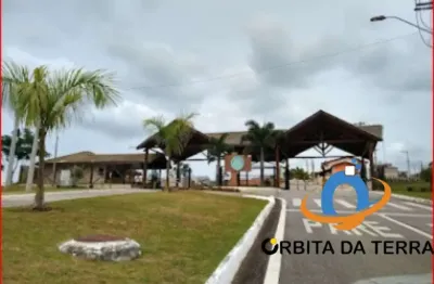 Oportunidade única! Linda casa térrea em amplo terreno de 1036 m2, Com uma área construída de 250 m2, sendo 120 m2 com laje e 130 m2 de varandas e gar