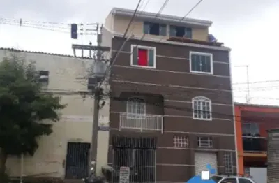 Imperdível casa à venda em Curitiba-PR, bairro Cajuru: 10 quartos, 3 salas, 4 vagas de garagem, 360m²!