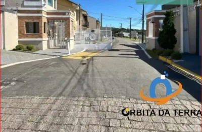 Casa em Condomínio à Venda em São Marcos, Campo Largo-PR: 3 Quartos, 1 Suíte, 1 Sala, 3 Banheiros, 2 Vagas - 160m².