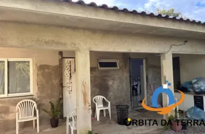 Chácara à venda em São José dos Pinhais-PR, bairro Cotia: 3 quartos, 1 sala, 1 banheiro, 6 vagas de garagem.