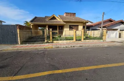 Casa com 3 quartos à venda na Avenida Getúlio Vargas, Coloninha, Araranguá