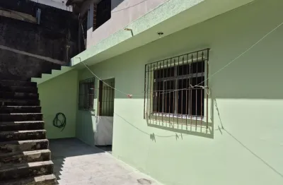 Excelente e aconchegante casa, com 2 dm, banheiro, quintal, jardim e 2 vagas, no jd. madre ângela - poá/sp