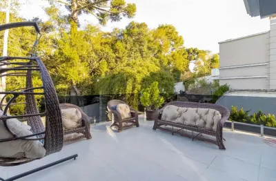 Lar perfeito, casa não geminada em cond. fechado em santa felicidade, 3 dormitórios sendo 2 suítes, espaço gourmet, ático charmoso $2.500.000,00