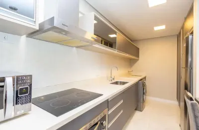 Apartamento mobiliado com 2 dormitórios para alugar, 60 m² por r$ 5.510/mês - centro - curitiba/pr