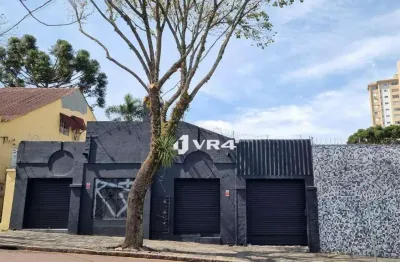 Loja Comercial à Venda no Centro de Curitiba Com  uma Vaga de Garagem