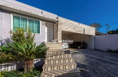 Casa Térrea com Sobrado nos Fundos à venda no Guaíra, 4 Quartos, Área de Churrasqueira e Quintal - R$ 1.150.000 (ACEITA PERMUTA)