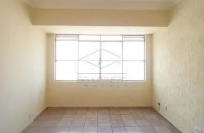 Casa com 3 quartos para alugar no Centro, Bauru 