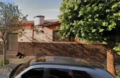 Casa com 4 quartos para alugar na Vila Nove de Julho, Bauru 