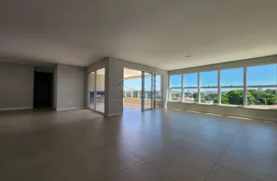 Apartamento com 3 quartos para alugar na Vila Assis, Jaú 