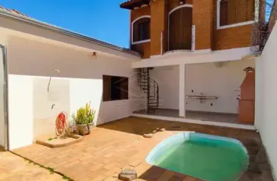 Casa com 4 quartos para alugar no Jardim Paulista, Bauru 