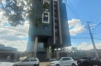 Apartamento com 3 quartos para alugar no Centro, Botucatu 