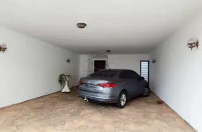 Casa com 4 quartos para alugar no Jardim Nasralla, Bauru 
