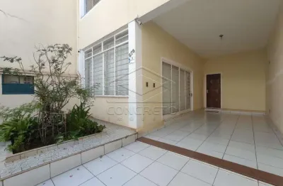 Casa com 3 quartos para alugar no Centro, Jaú 