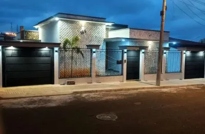 Casa com 4 quartos à venda na Vila Lavapés, Botucatu 