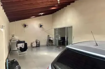 Casa com 2 dormitórios e lindo acabamento. próximo ao panelão do rendento. bauru/sp